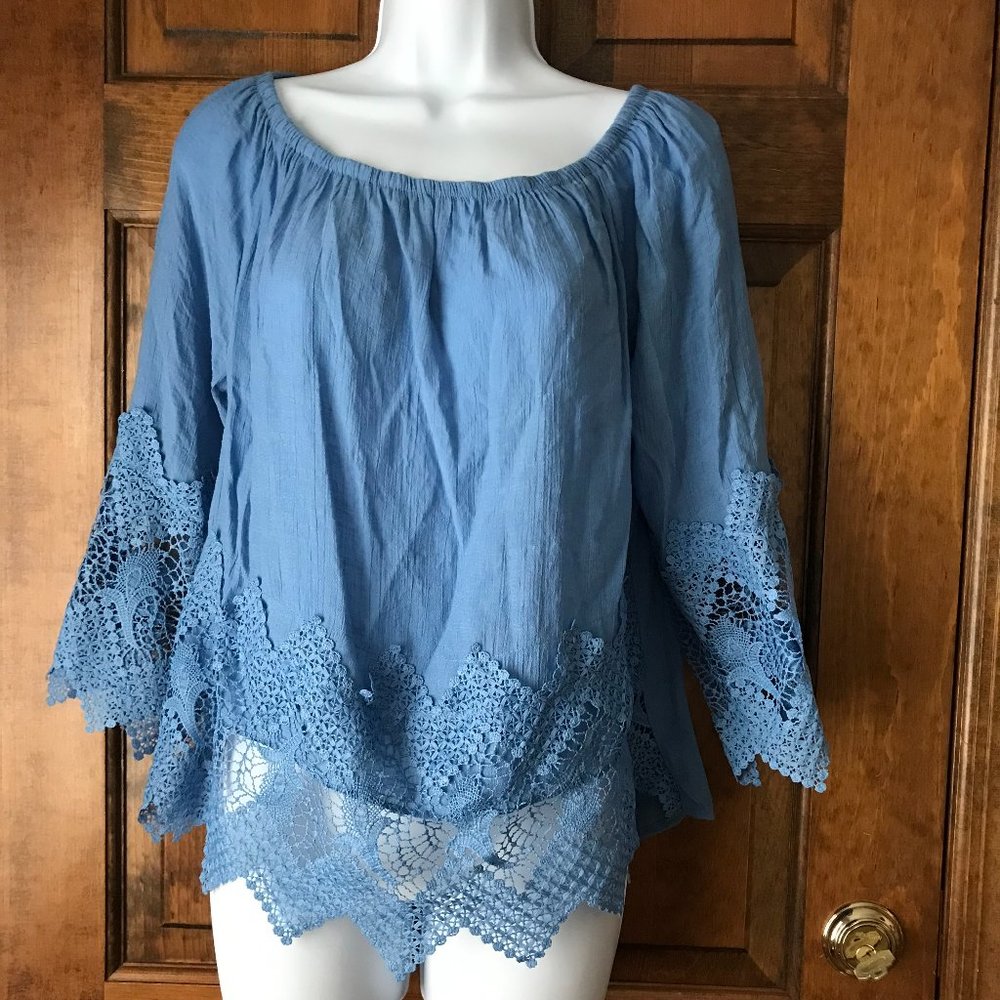 Unique Spectrum Blue Tunic w/Lace Belled Sleeves & Lace Hem Large